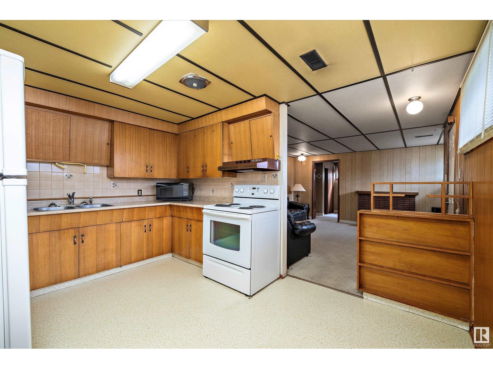 Single Family House Bungalow for Sale in  /   ST NW Edmonton 
