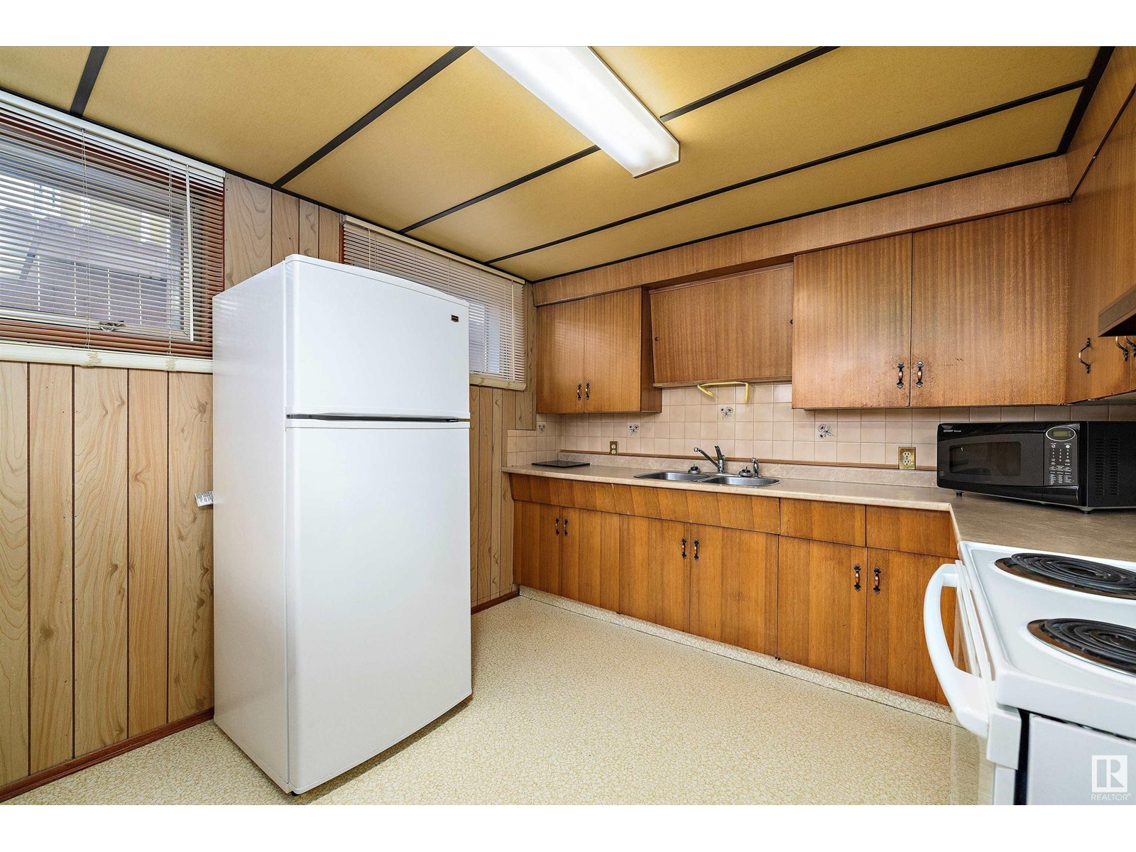 Single Family House Bungalow for Sale in  /   ST NW Edmonton 