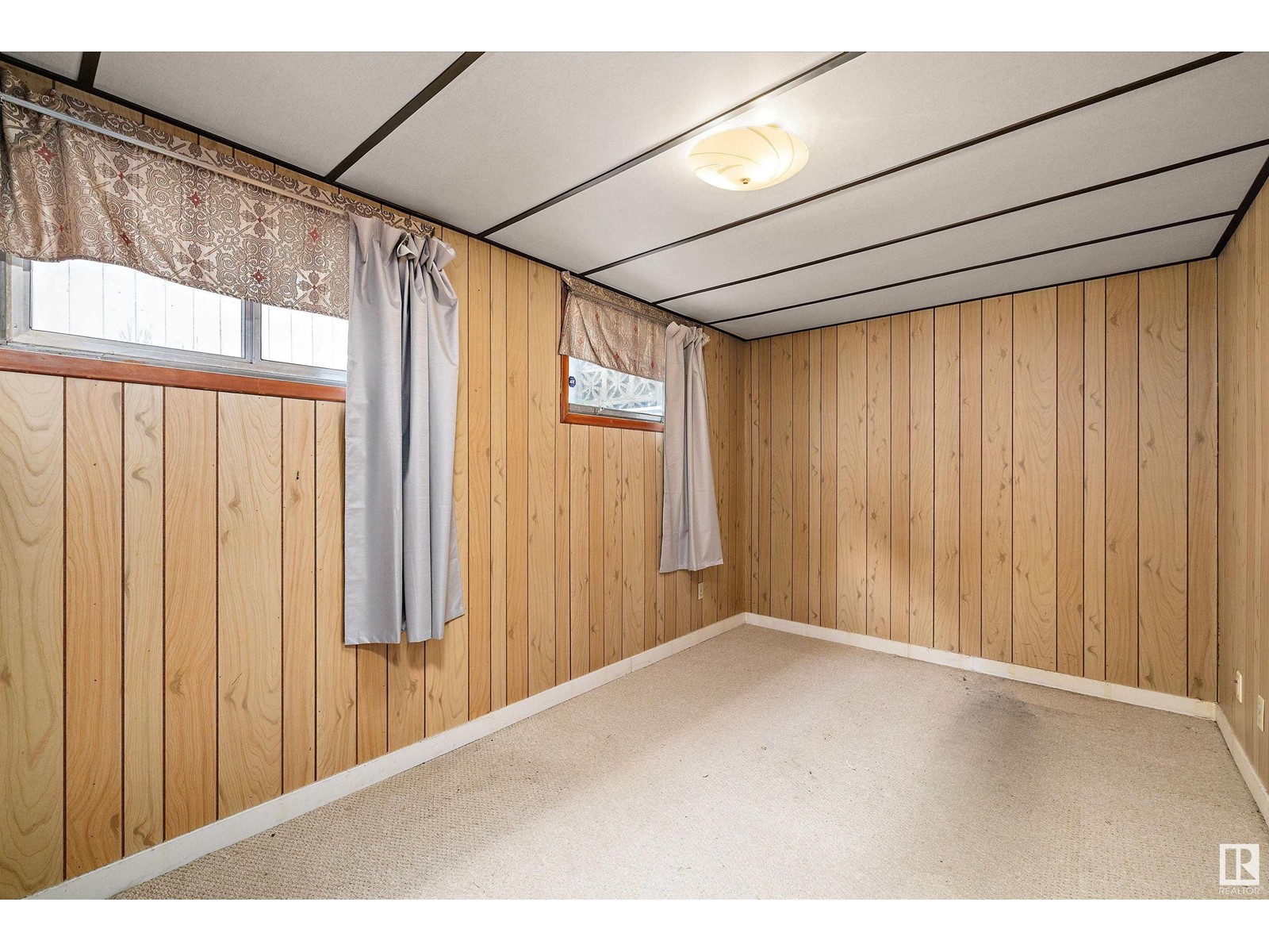 Single Family House Bungalow for Sale in  /   ST NW Edmonton 