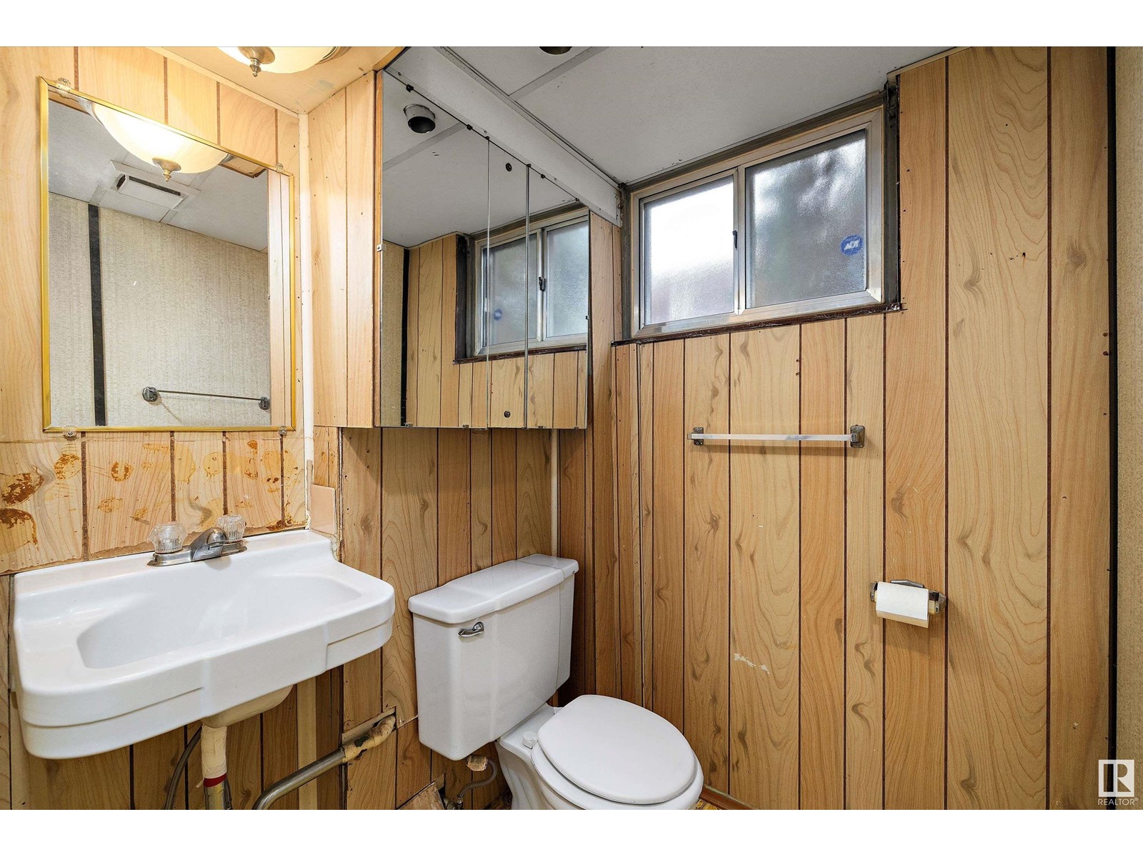 Single Family House Bungalow for Sale in  /   ST NW Edmonton 