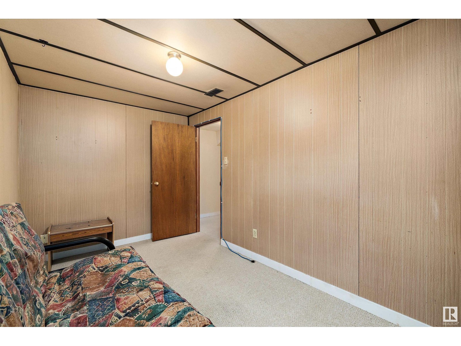 Single Family House Bungalow for Sale in  /   ST NW Edmonton 