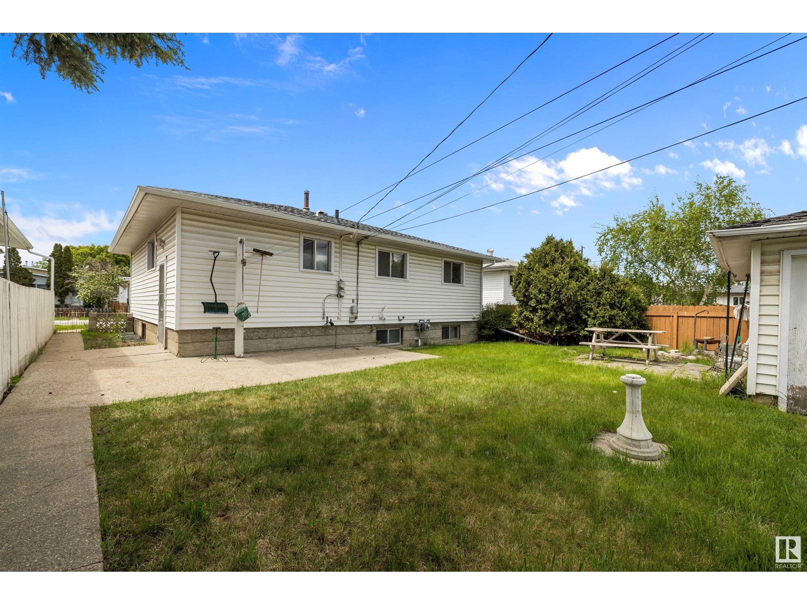 Single Family House Bungalow for Sale in  /   ST NW Edmonton 