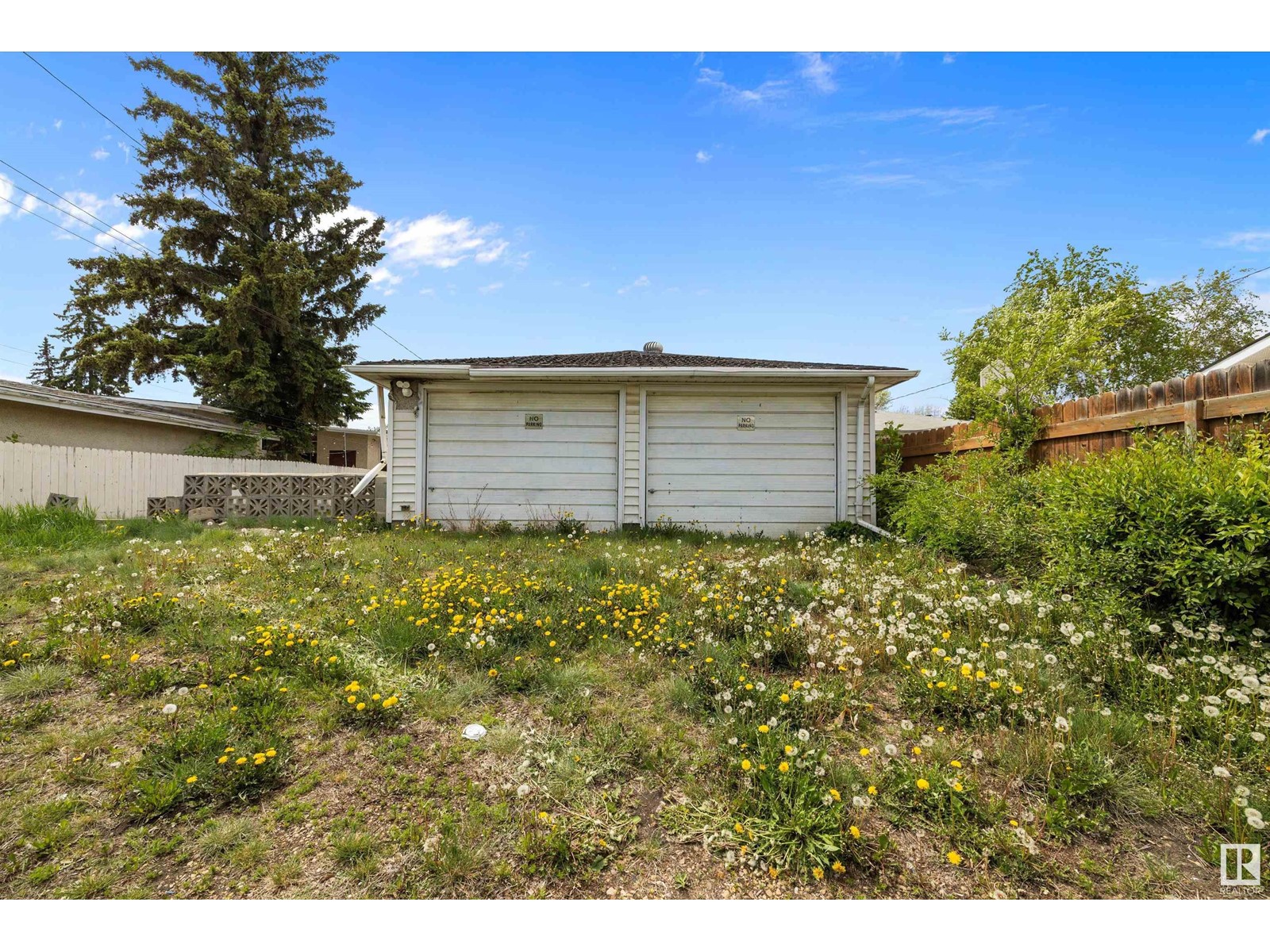 Single Family House Bungalow for Sale in  /   ST NW Edmonton 