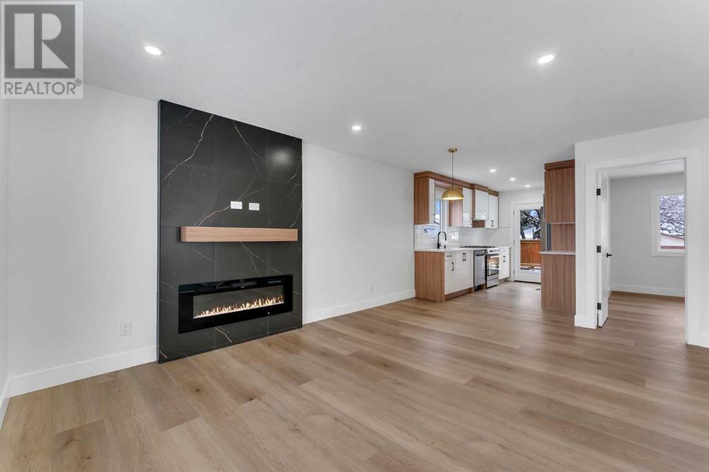 Single Family House Bi-level for Sale in  Huntington Way NE Huntington Hills Calgary 