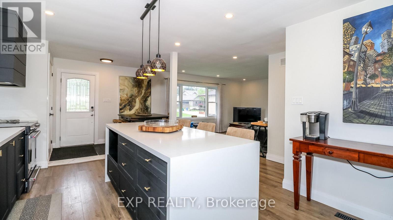 Photo 9 of 182 Ardagh Road, Barrie ON