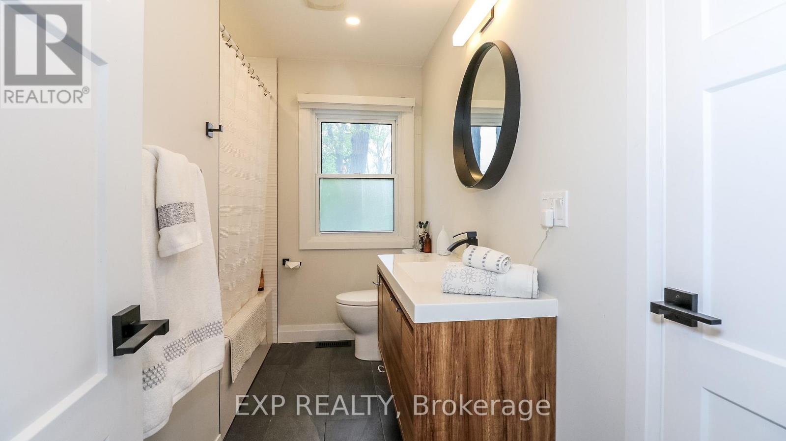Photo 4 of 182 Ardagh Road, Barrie ON