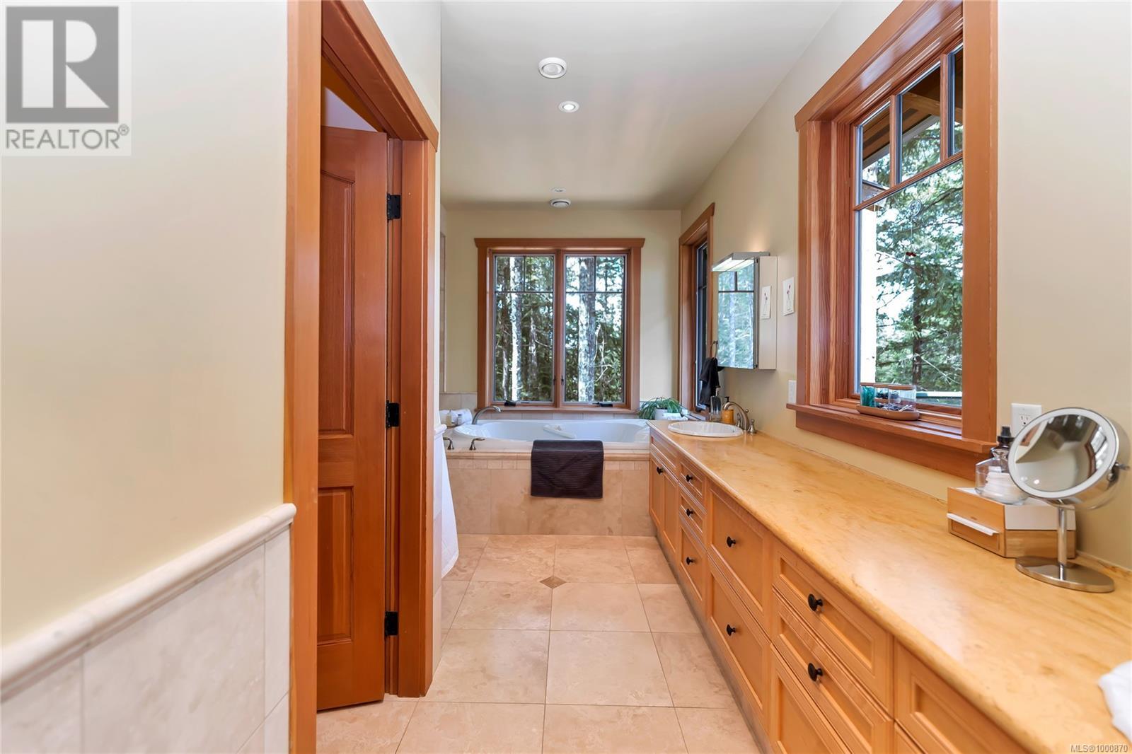 260 Little Mountain Rd, Salt Spring