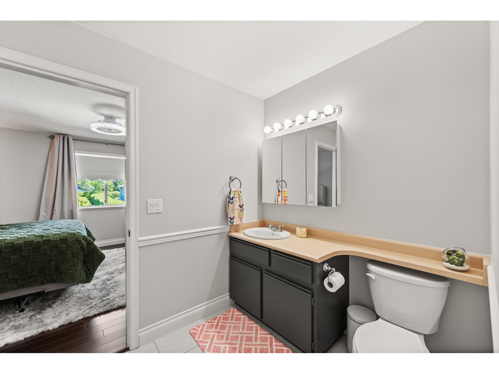 Photo 21 of 1722 137 A Street, Surrey BC