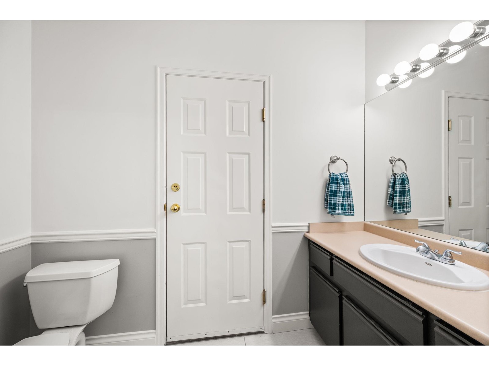 Photo 24 of 1722 137 A Street, Surrey BC