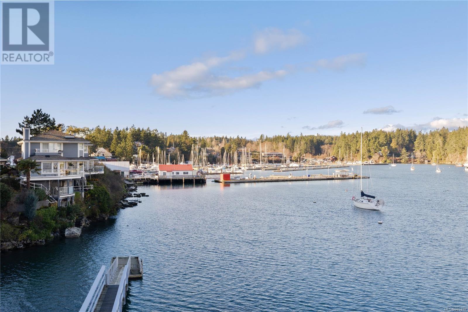 9 111 Fulford-Ganges Rd, Salt Spring