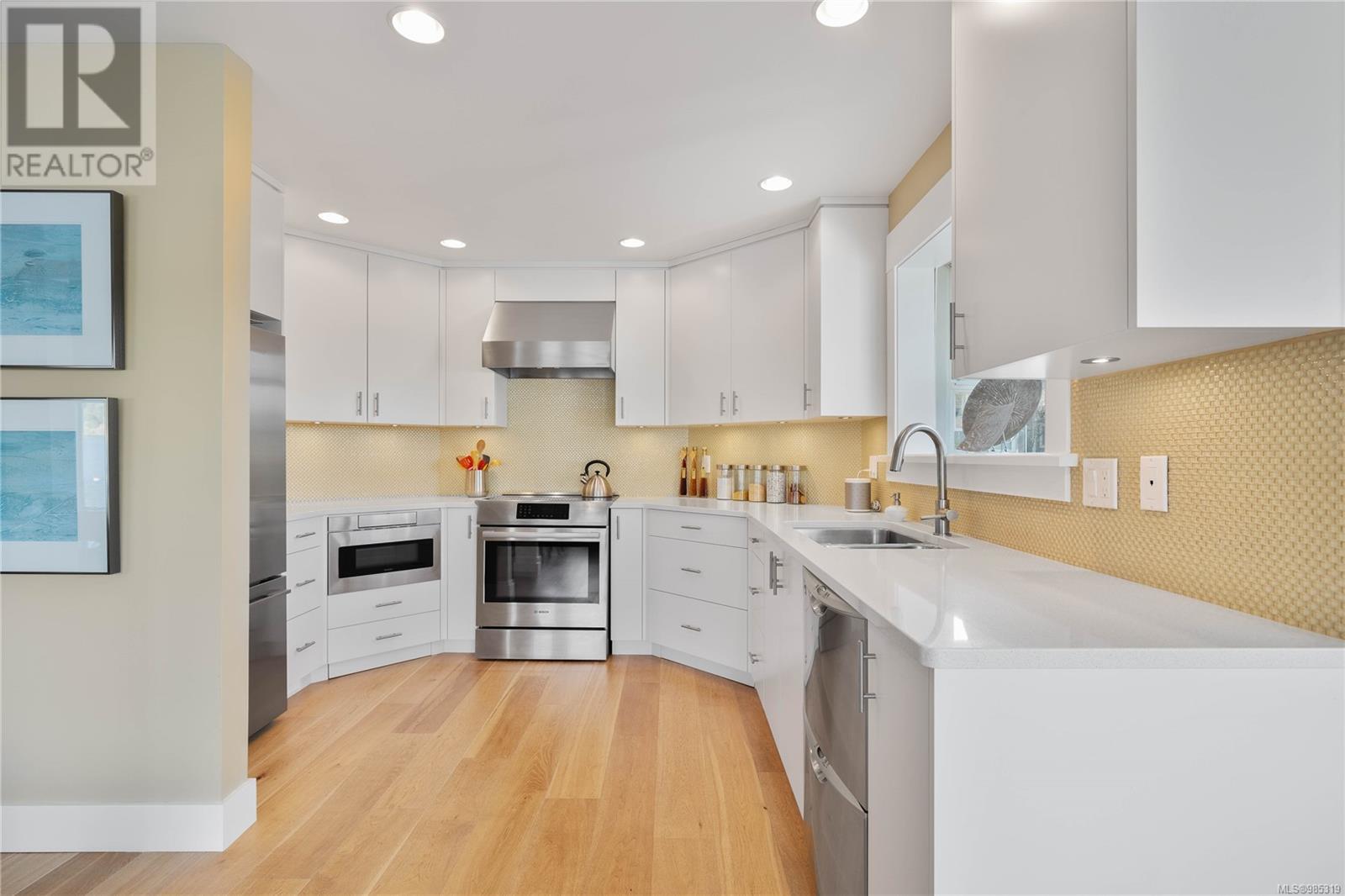 9 111 Fulford-Ganges Rd, Salt Spring