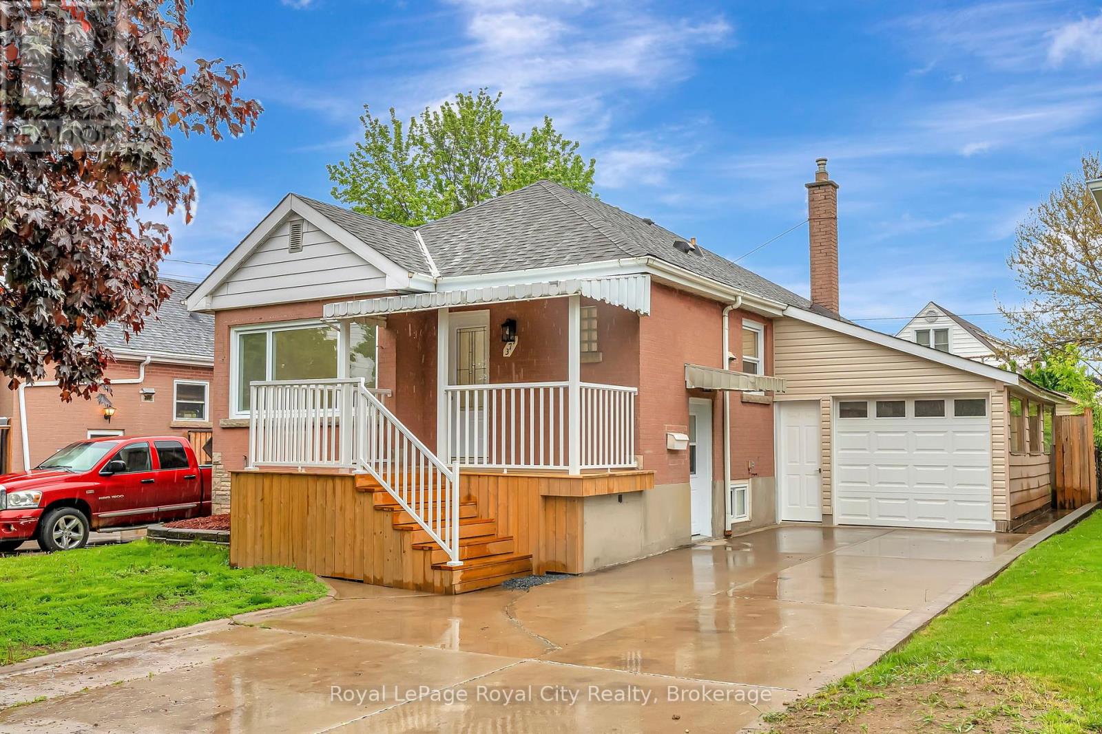 Photo 7 of 379 East 27th Street, Hamilton ON