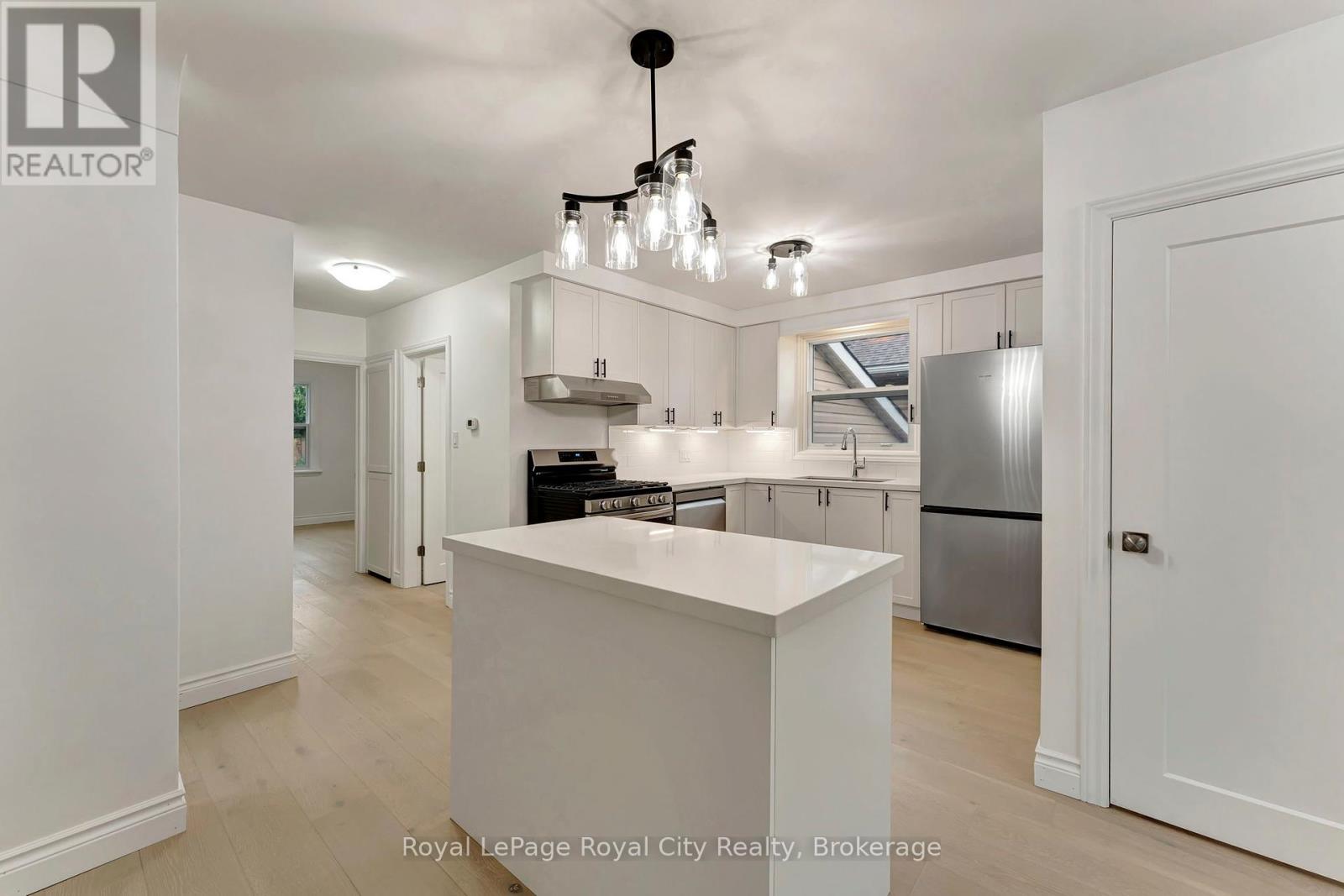 Photo 33 of 379 East 27th Street, Hamilton ON