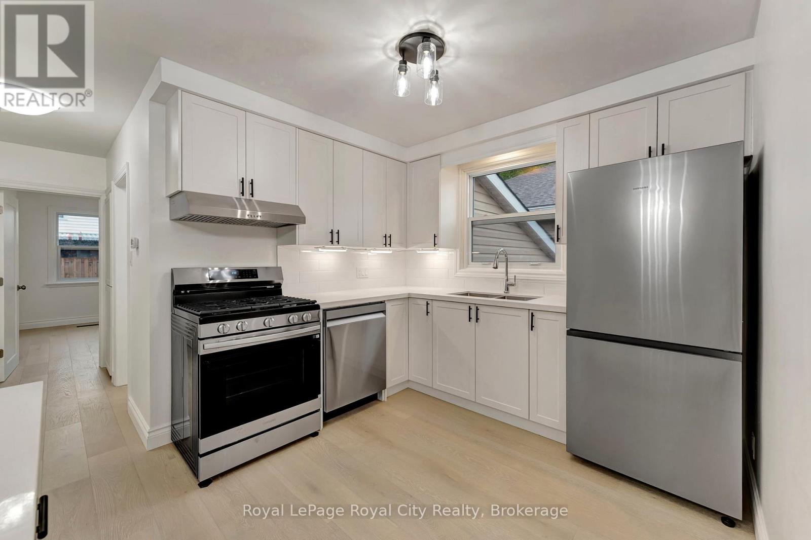 Photo 32 of 379 East 27th Street, Hamilton ON