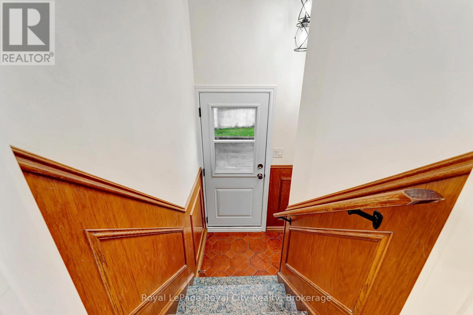 Photo 35 of 379 East 27th Street, Hamilton ON