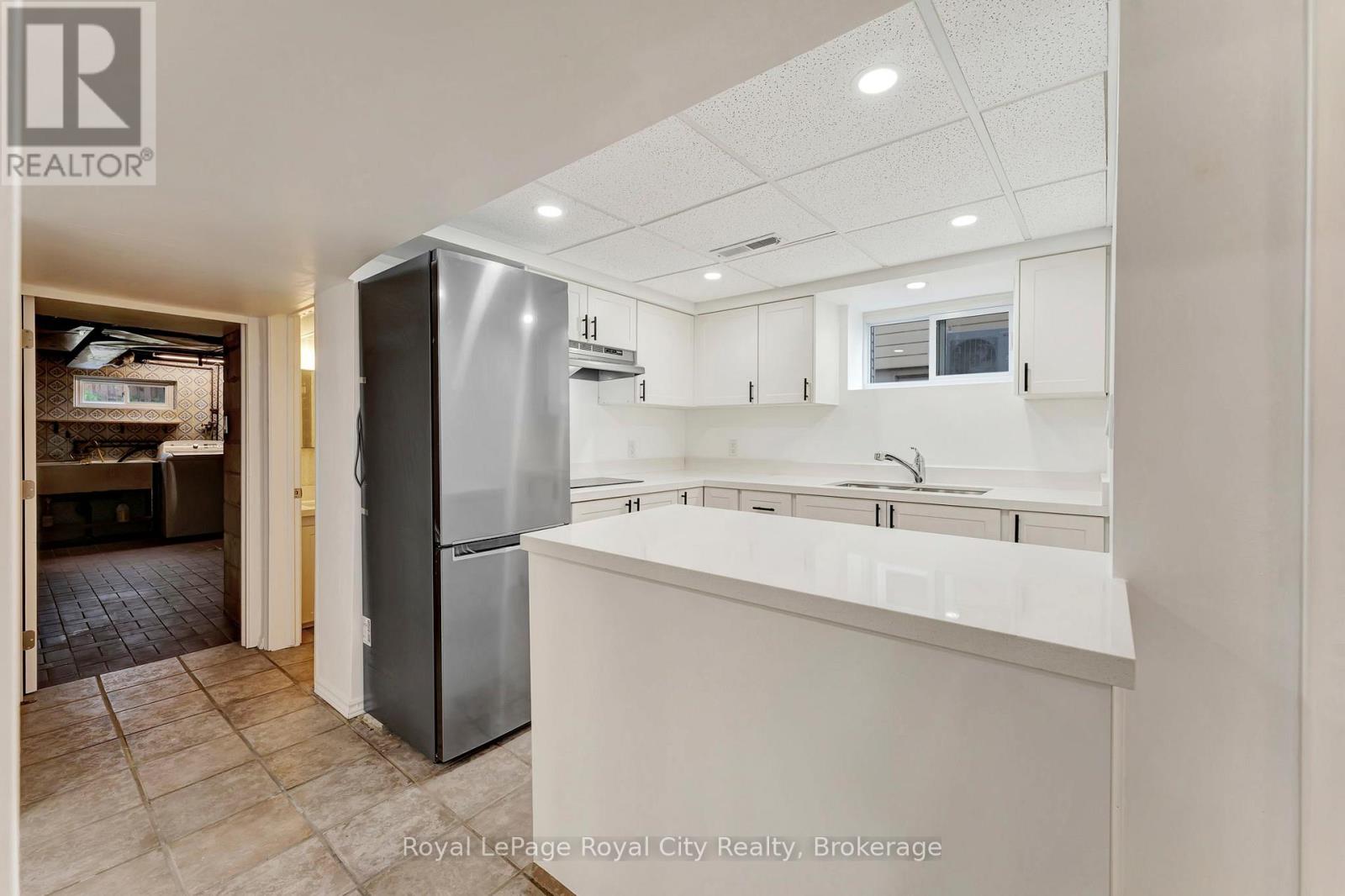Photo 6 of 379 East 27th Street, Hamilton ON