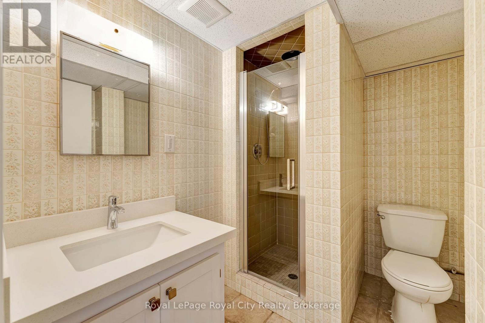 Photo 17 of 379 East 27th Street, Hamilton ON