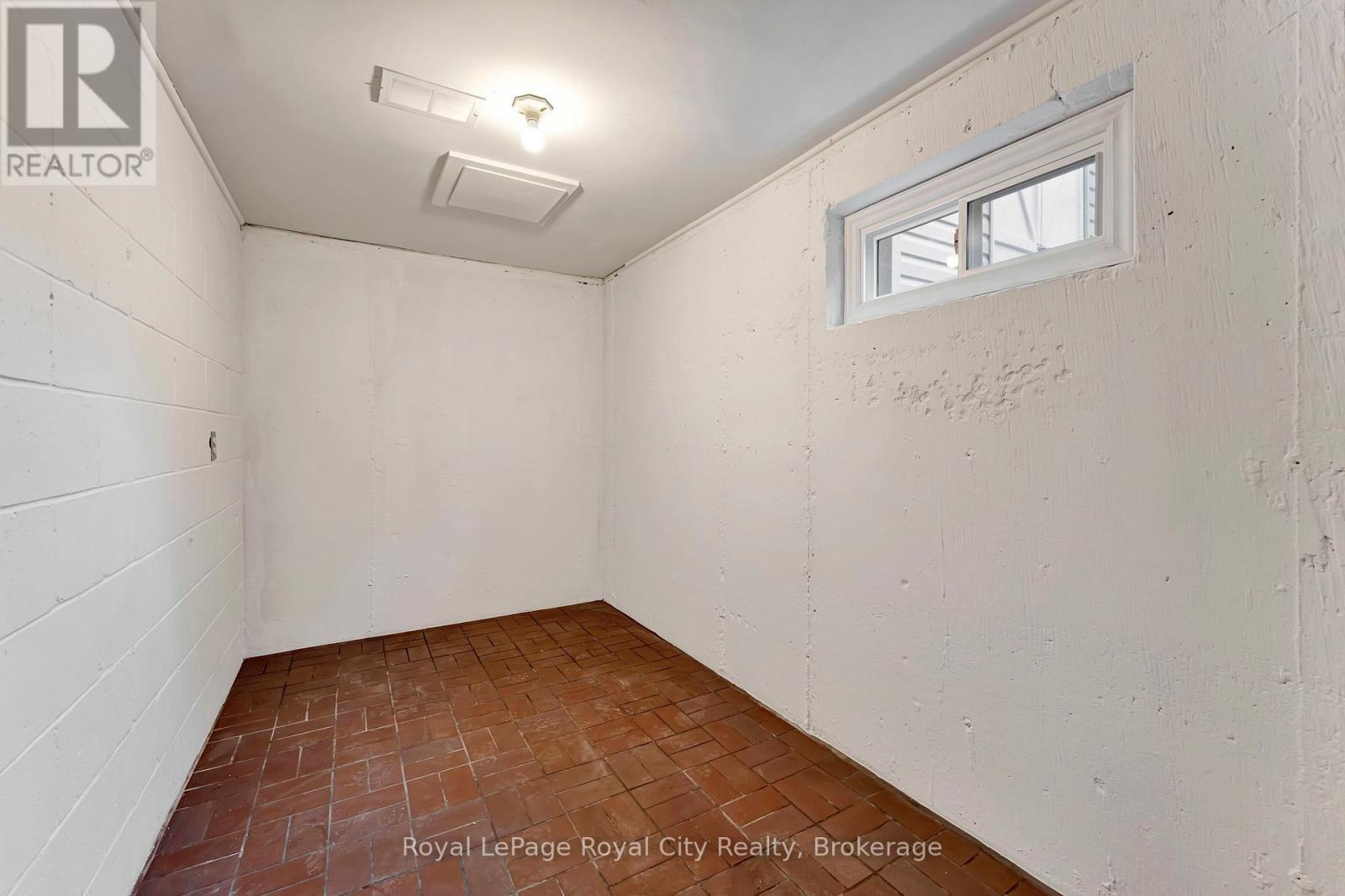 Photo 29 of 379 East 27th Street, Hamilton ON