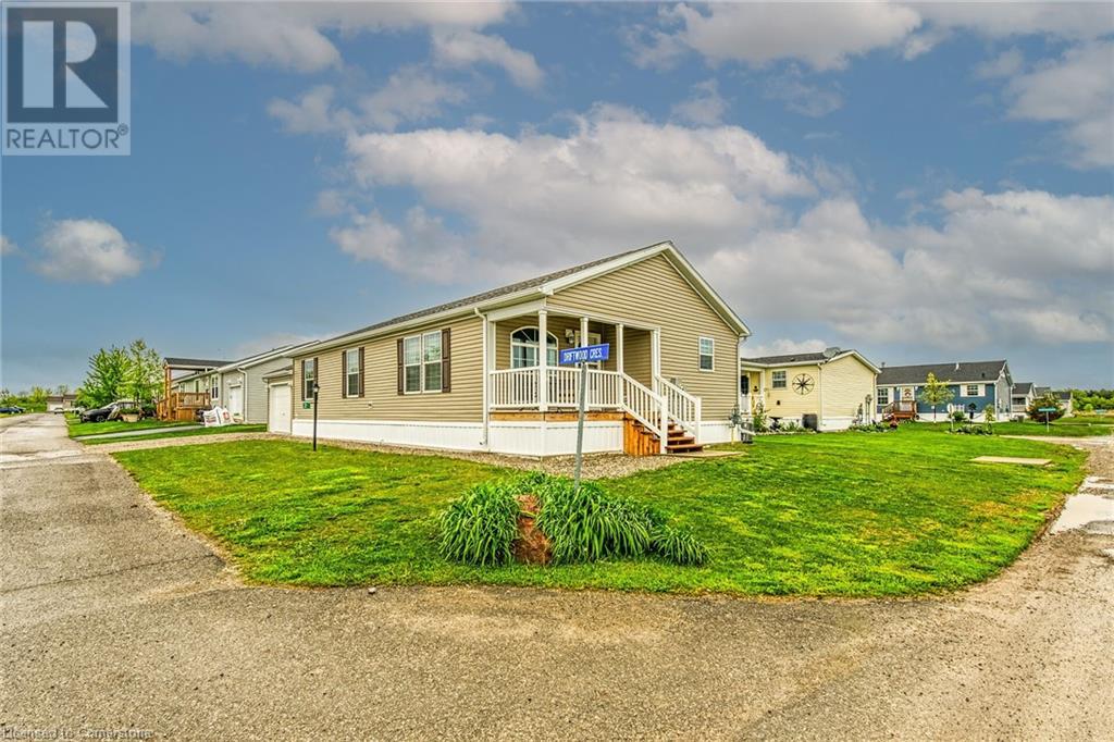Photo 4 of 2 Driftwood Crescent, Nanticoke ON