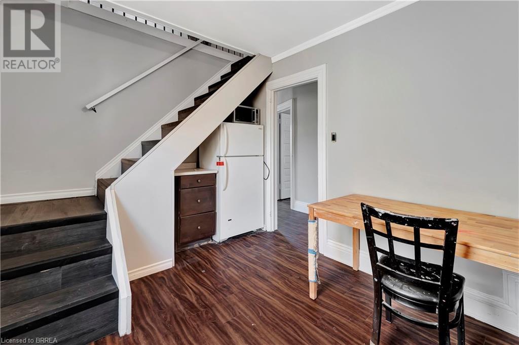 Photo 4 of 170 Murray Street, Brantford ON