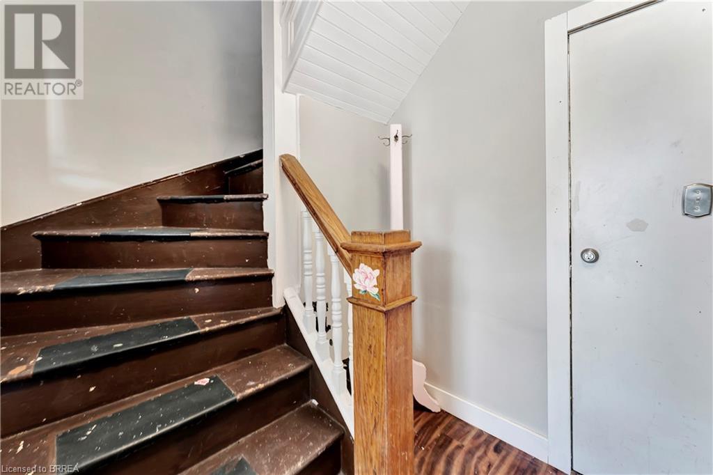 Photo 17 of 170 Murray Street, Brantford ON