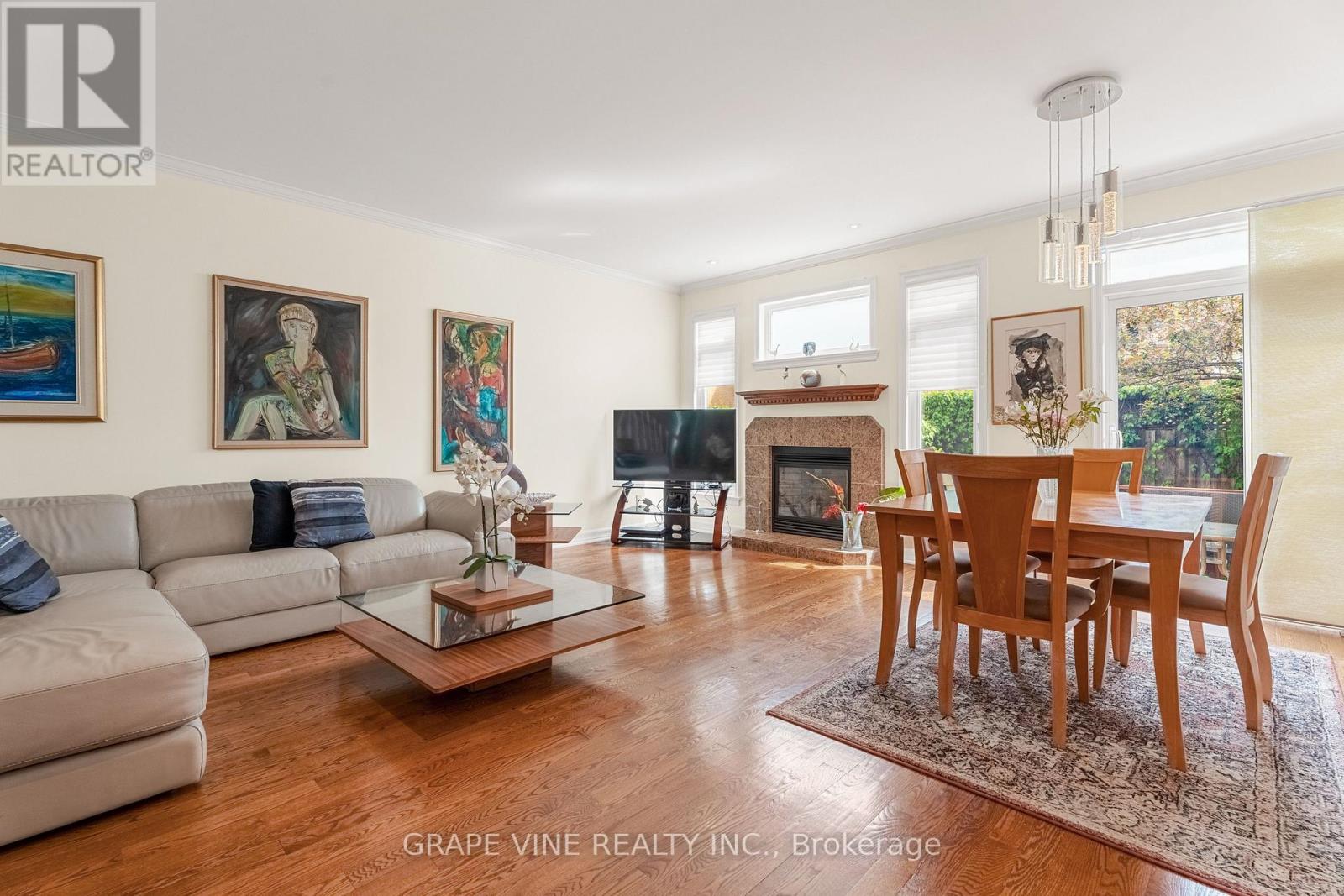 Photo 13 of 709 Melbourne Avenue, Ottawa ON