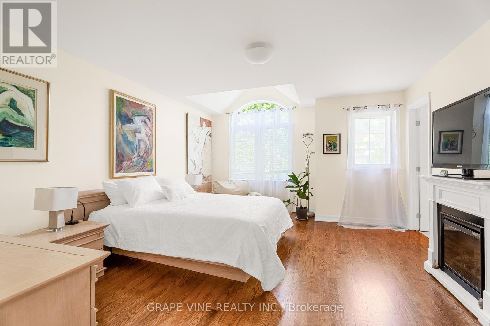Photo 18 of 709 Melbourne Avenue, Ottawa ON