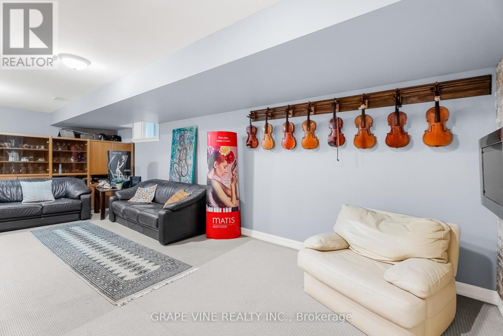 Photo 12 of 709 Melbourne Avenue, Ottawa ON