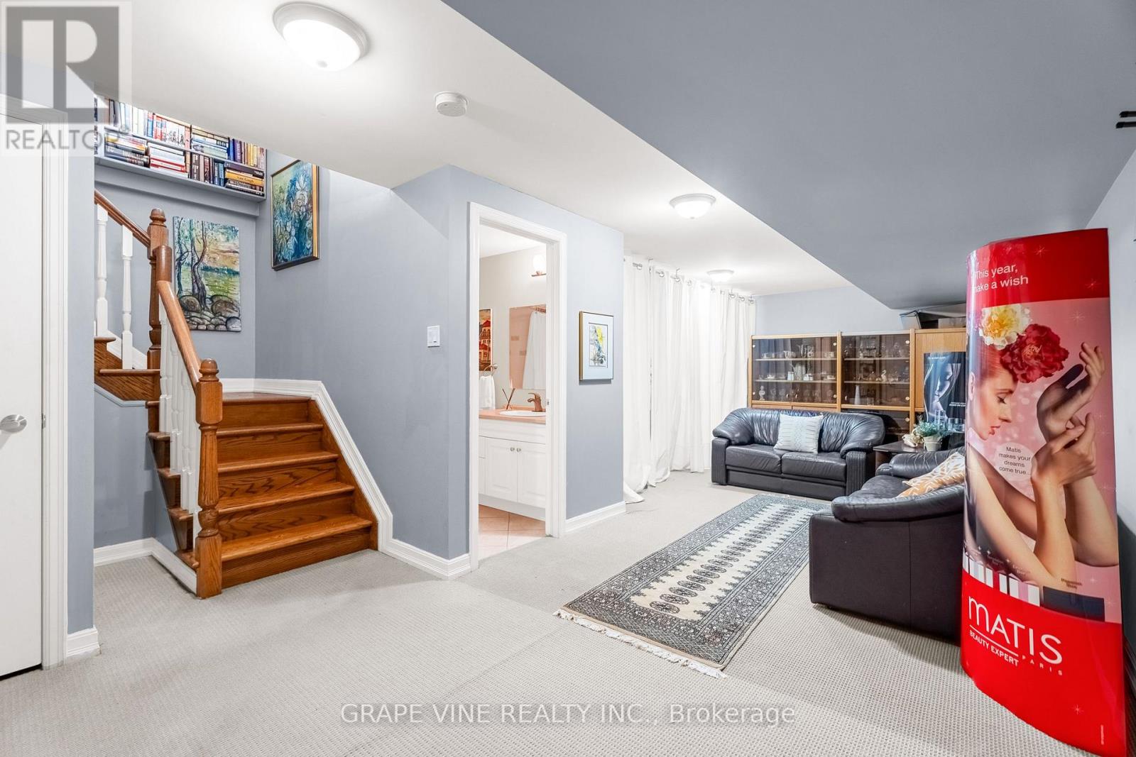 Photo 29 of 709 Melbourne Avenue, Ottawa ON