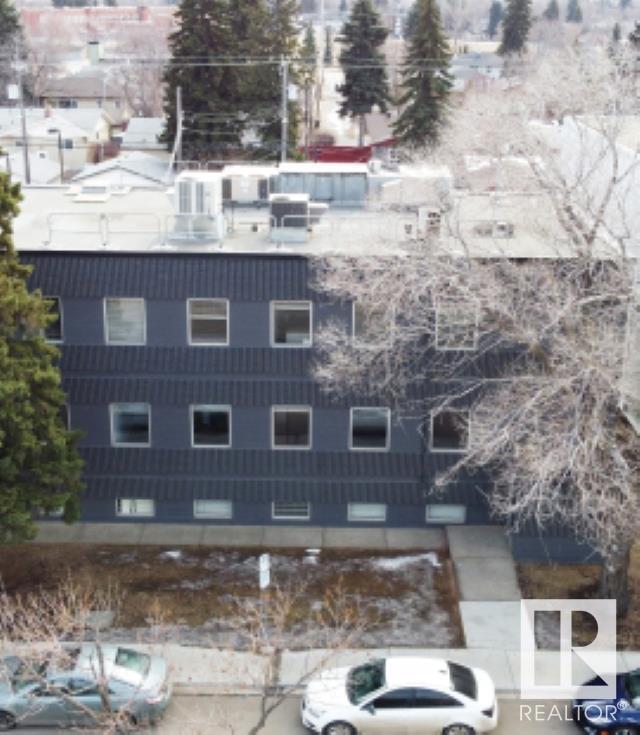 Photo 3 of 10305 Princess Elizabeth Av Nw, Edmonton AB