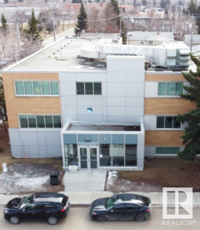 Photo 1 of 10305 Princess Elizabeth Av Nw, Edmonton AB