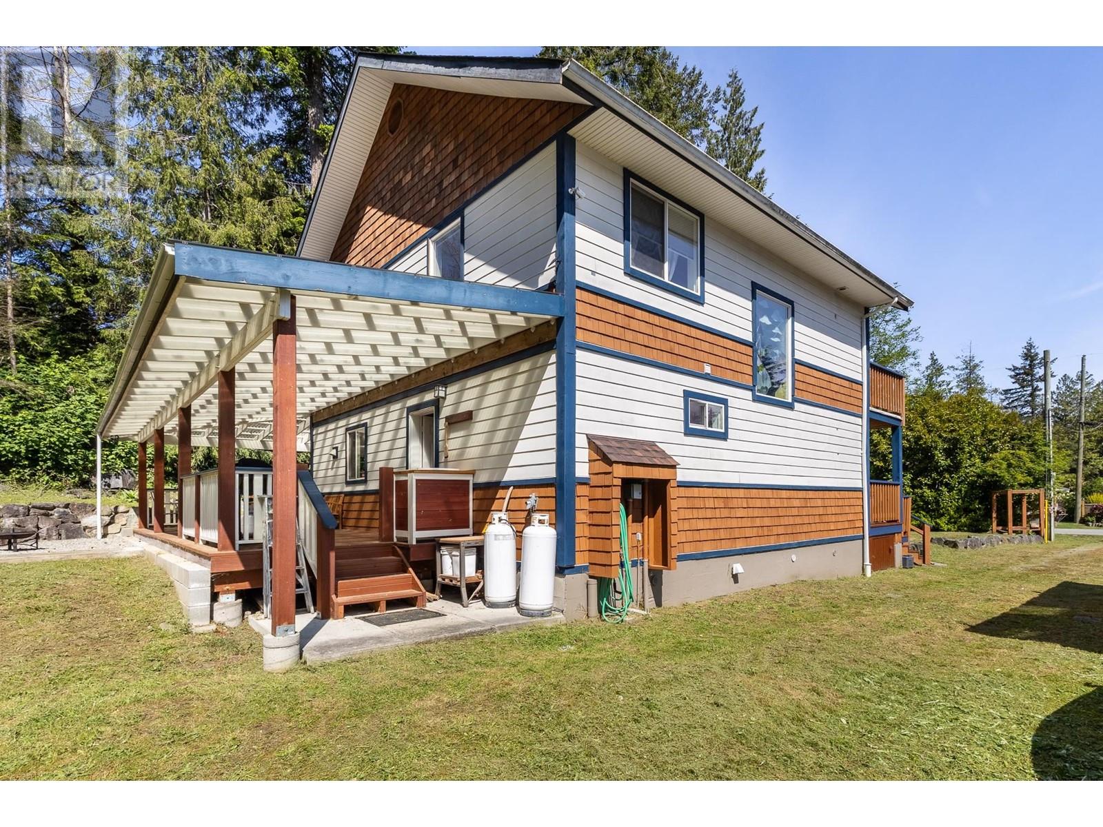 4536 RONDEVIEW ROAD, Madeira Park