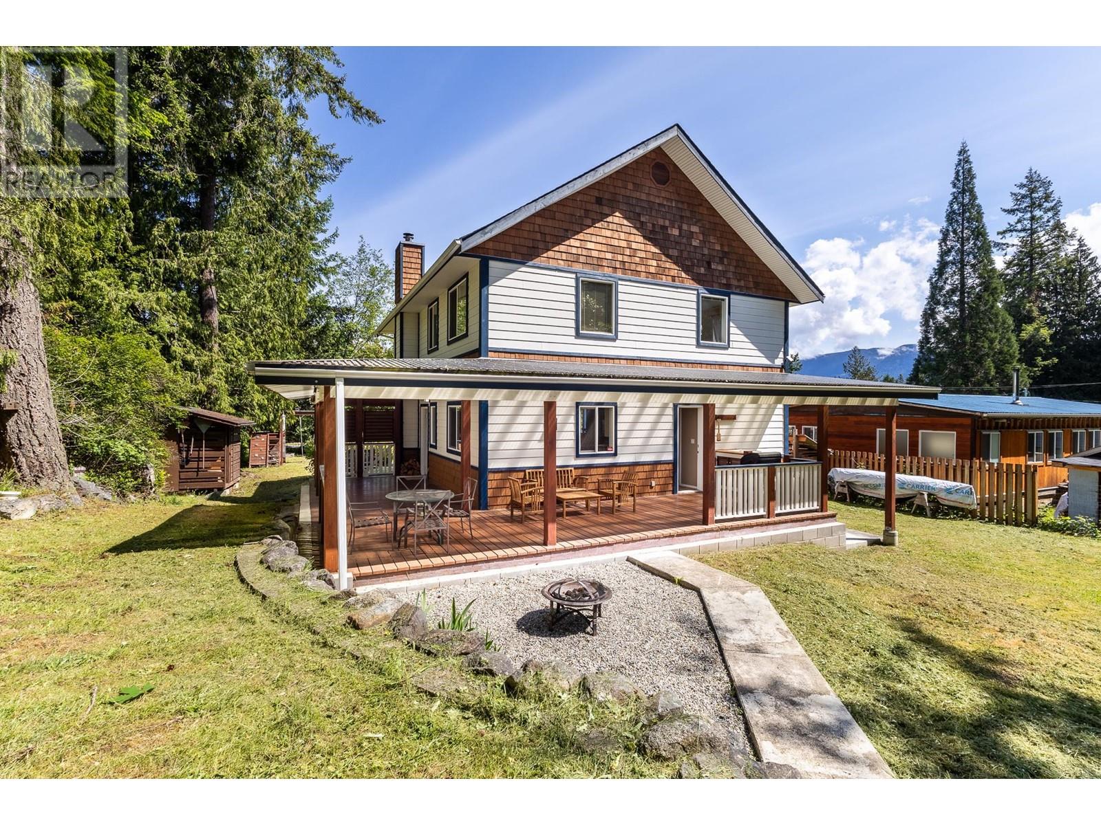 4536 RONDEVIEW ROAD, Madeira Park