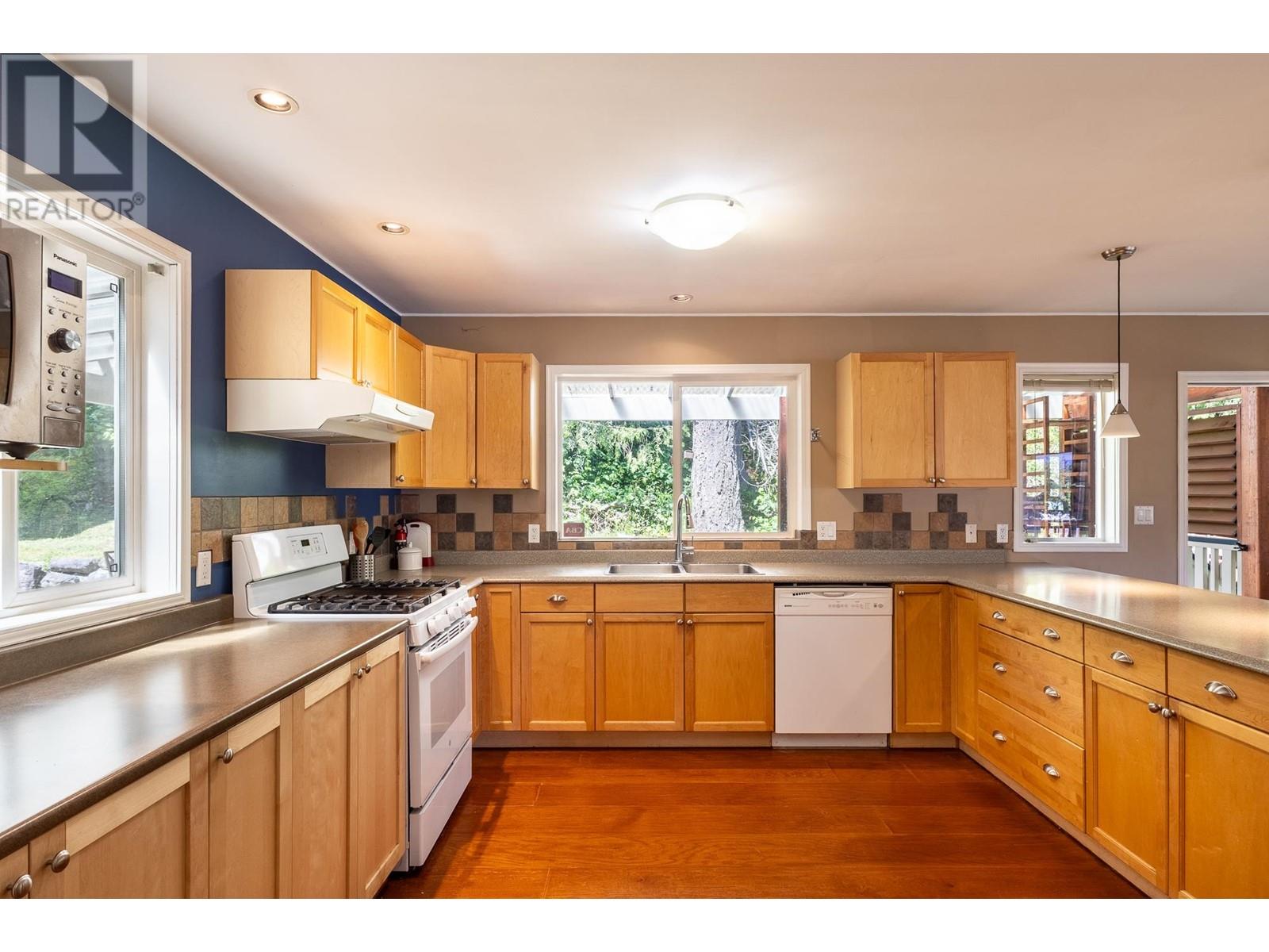 4536 RONDEVIEW ROAD, Madeira Park