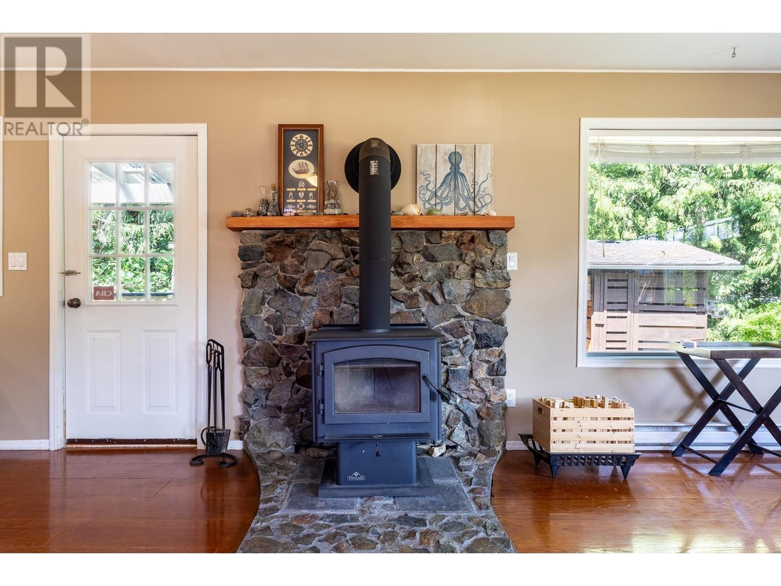 4536 RONDEVIEW ROAD, Madeira Park