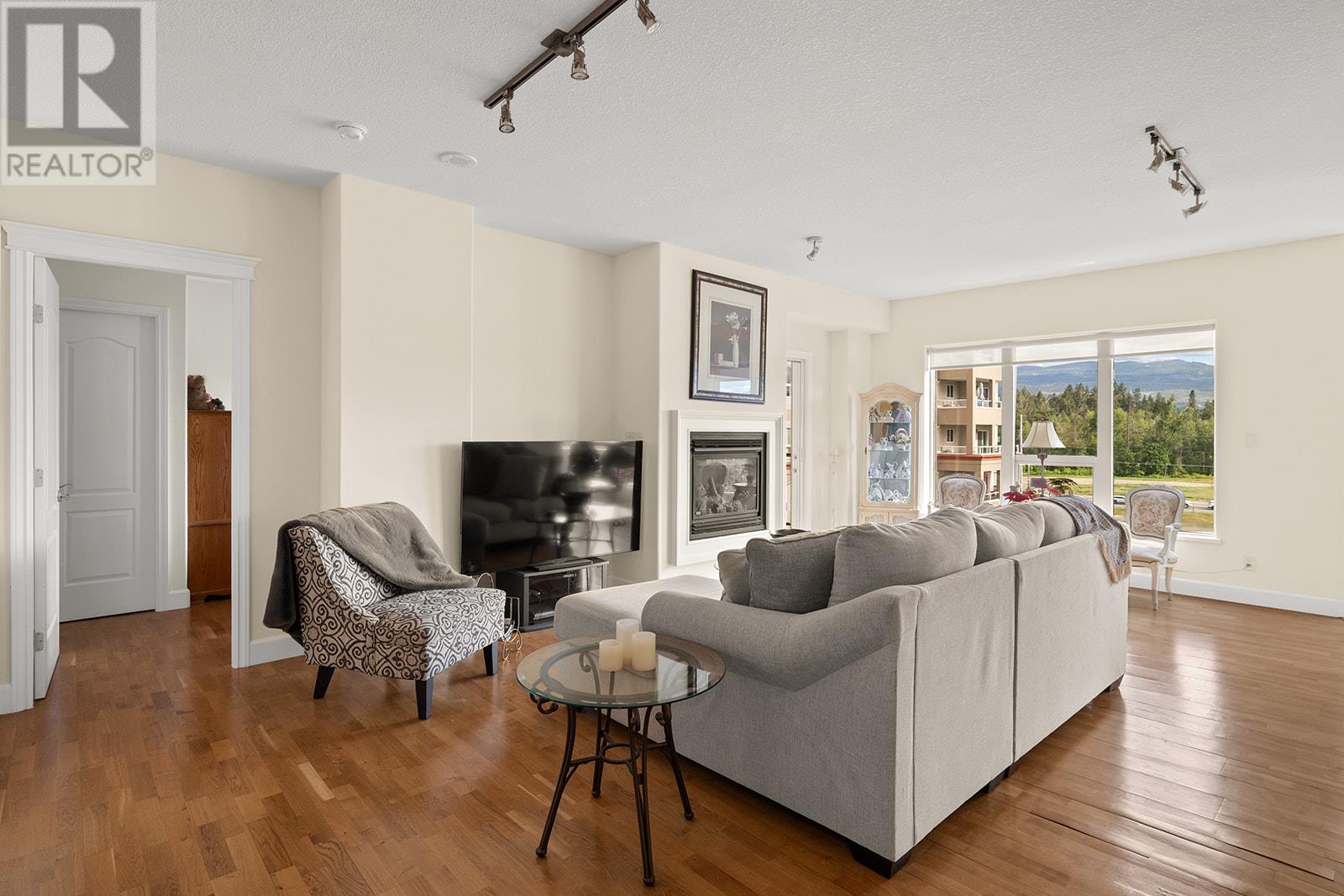 Photo 5 of 1947 Underhill Street Unit 504, Kelowna BC