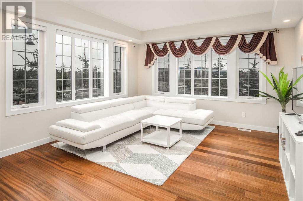 Single Family House for Sale in  Quarry Park Boulevard SE Douglasdale/Glen Calgary 