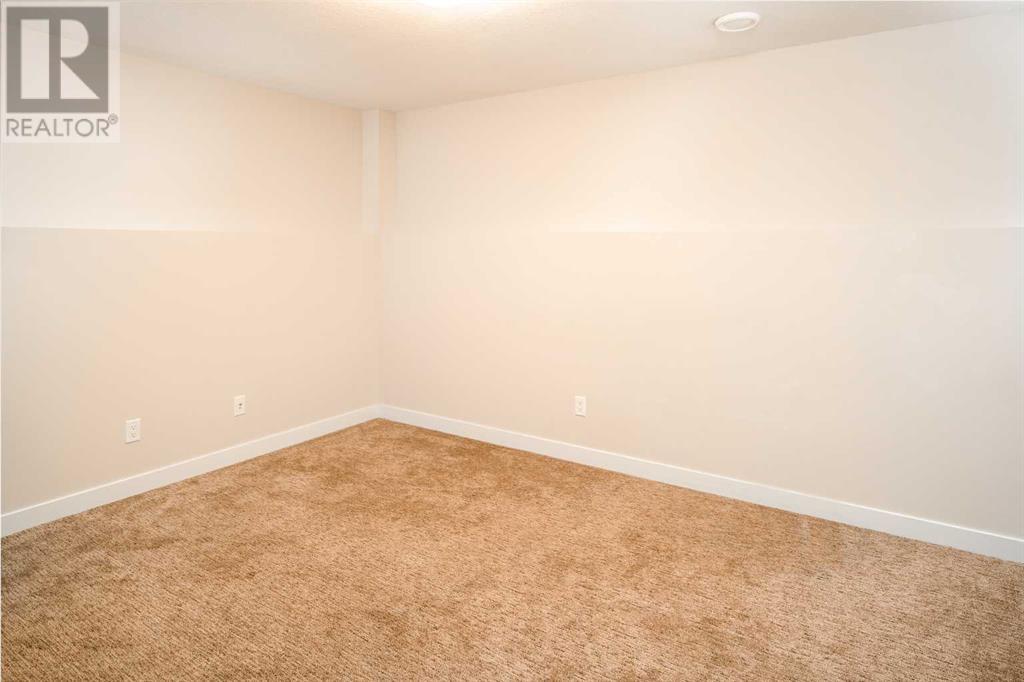 Single Family House for Sale in  Quarry Park Boulevard SE Douglasdale/Glen Calgary 