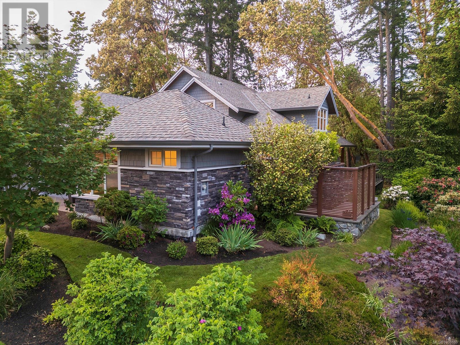  1267 Oceanwood Lane, Saanich