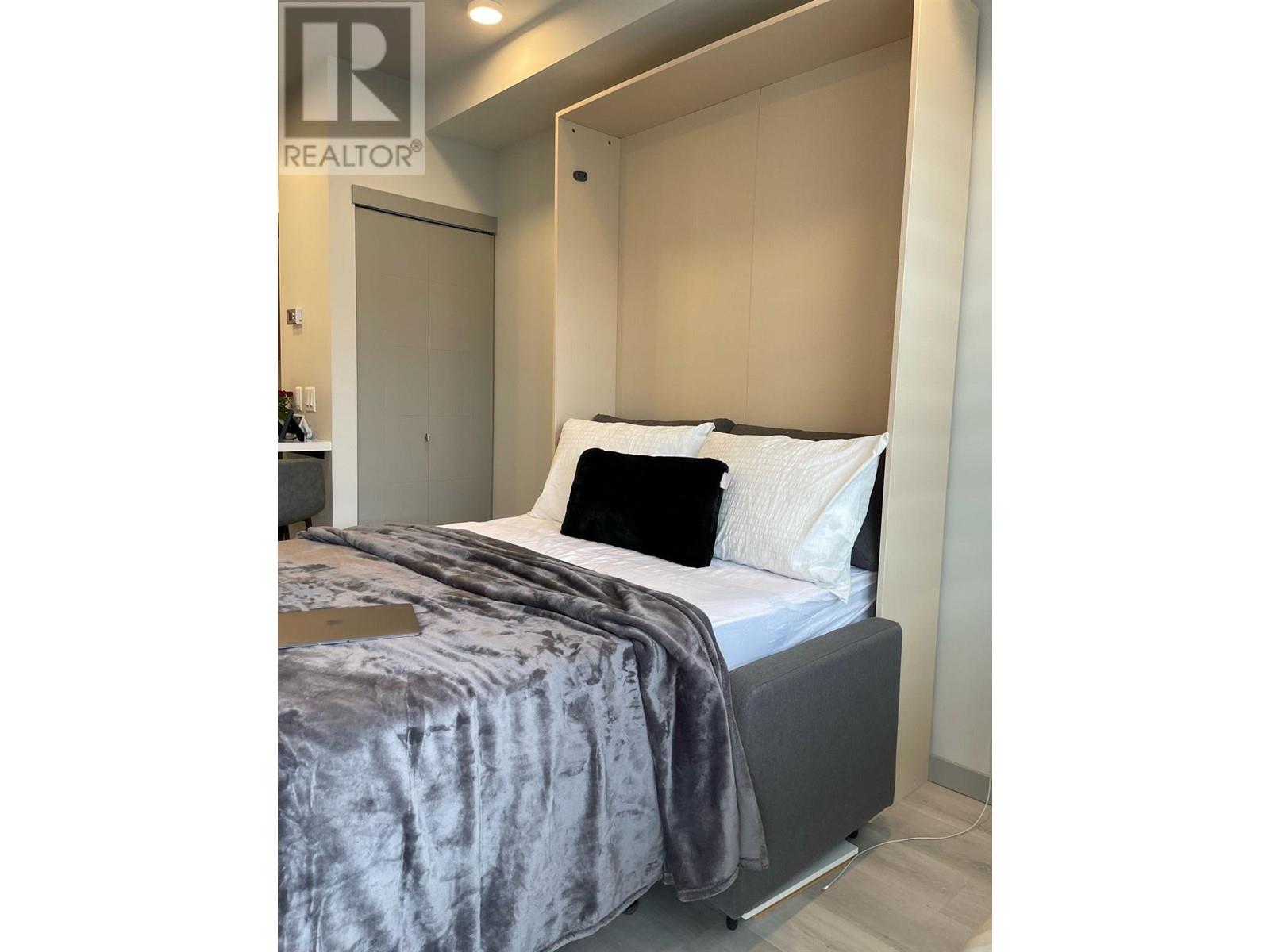 #215 345 DOUGALL ROAD N - Image 6