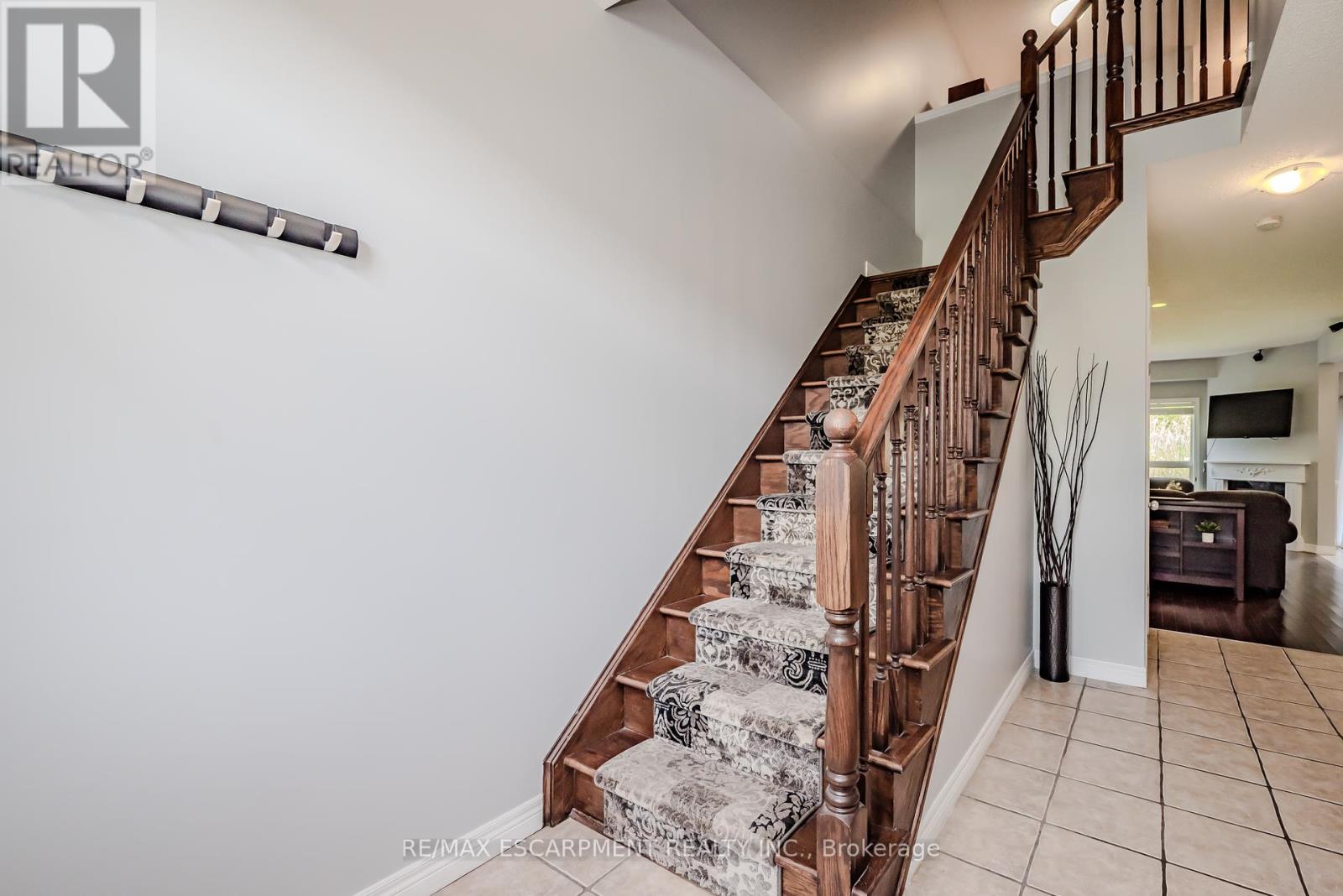 Photo 9 of 56 Liddycoat Lane, Hamilton ON