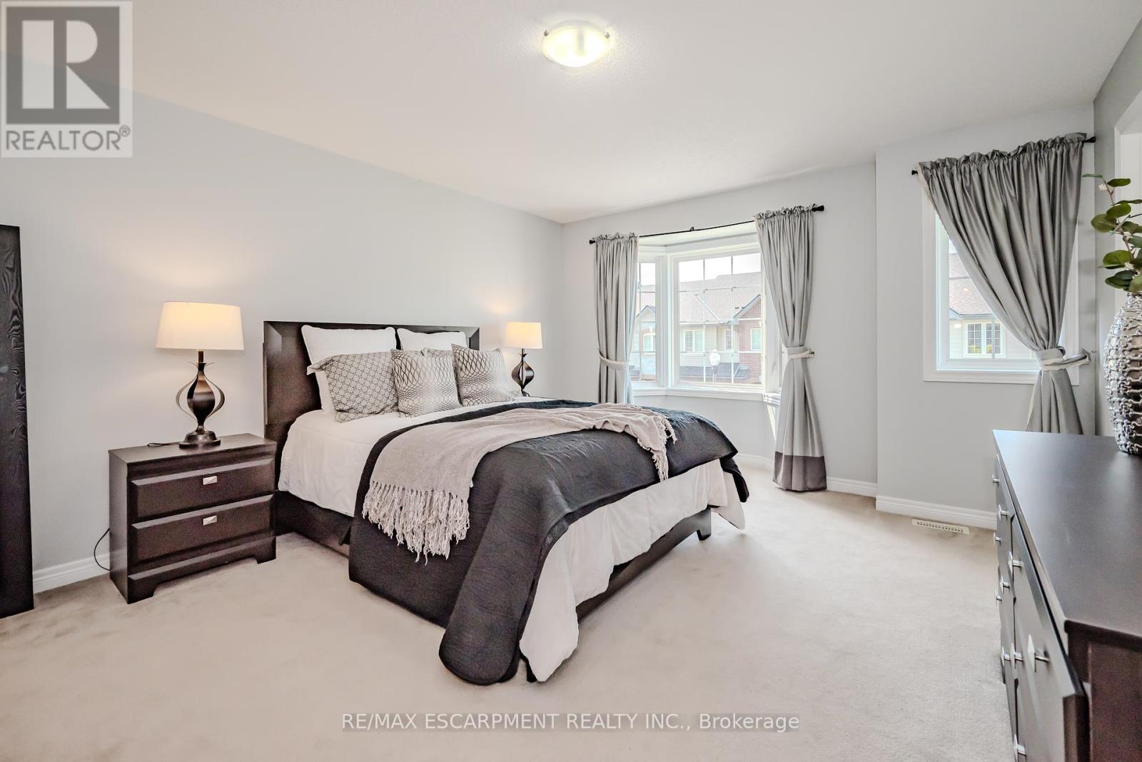 Photo 32 of 56 Liddycoat Lane, Hamilton ON