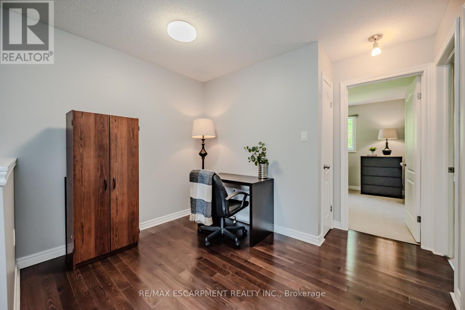 Photo 33 of 56 Liddycoat Lane, Hamilton ON