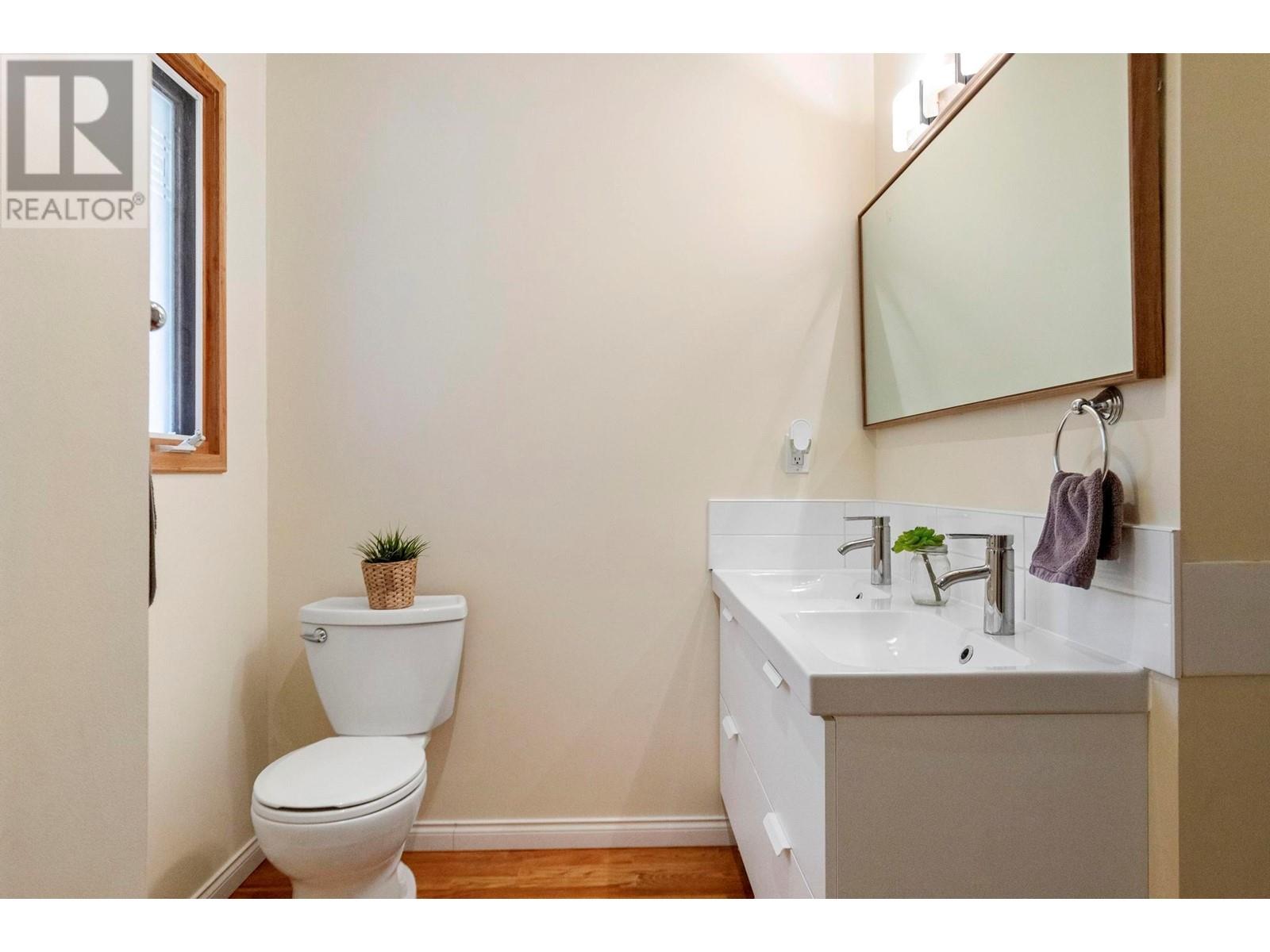 14251 East Hill Road, Lake Country