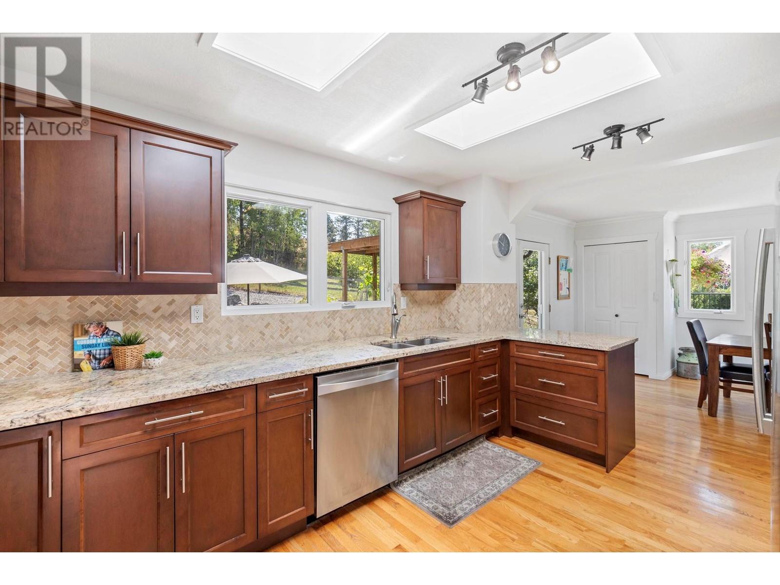 14251 East Hill Road, Lake Country