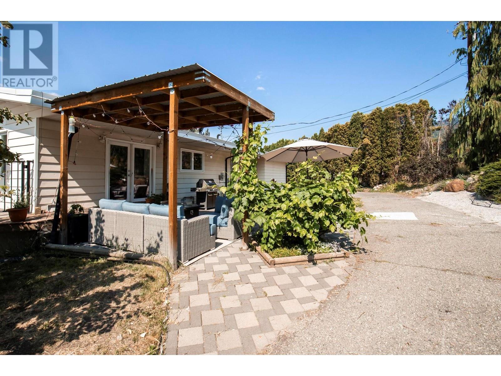 14251 East Hill Road, Lake Country