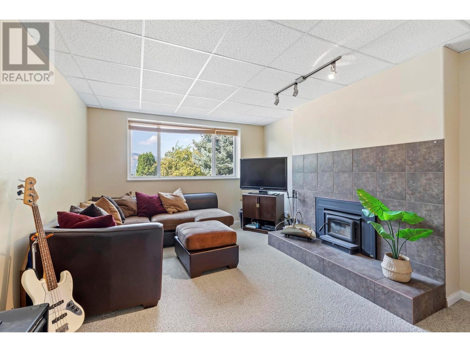 14251 East Hill Road, Lake Country