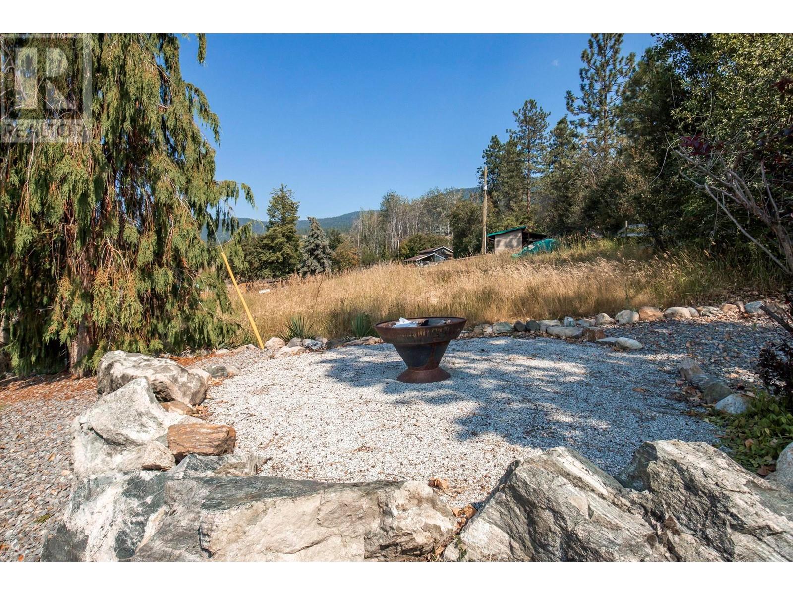 14251 East Hill Road, Lake Country