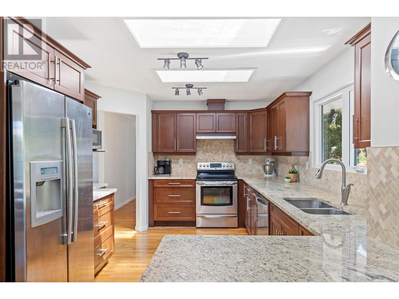 14251 East Hill Road, Lake Country