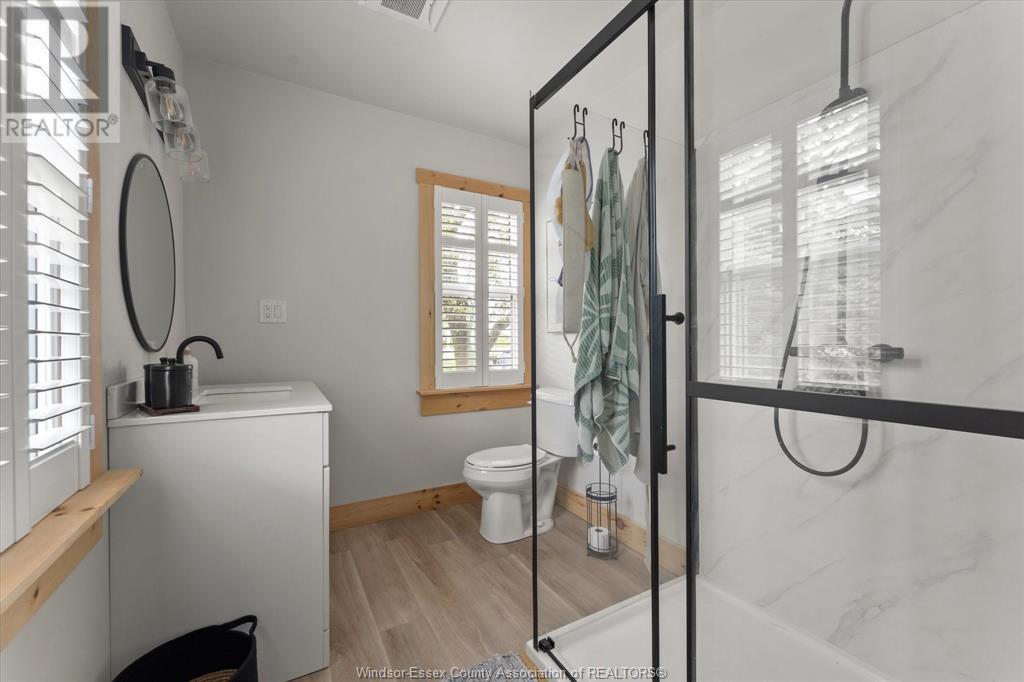 Photo 5 of 1722 Mersea Rd D, Leamington ON